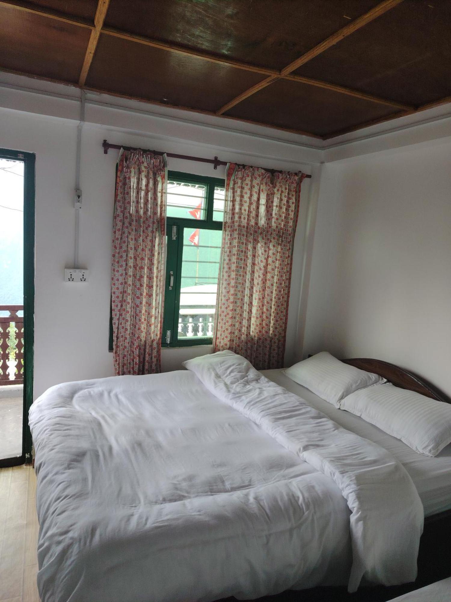 Panorama View Point Lodge And Restaurant, Annapurna-10, Ghandruk ,Agarju Astam Exterior foto